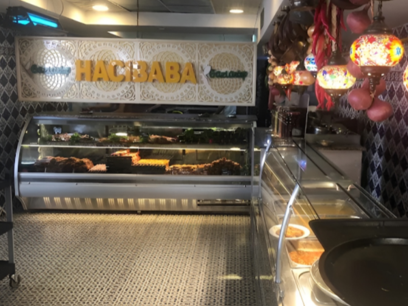 Gaziantep Şanlıurfa otoyolunda yer alan Hacı Baba Tesisleri iç görünüm